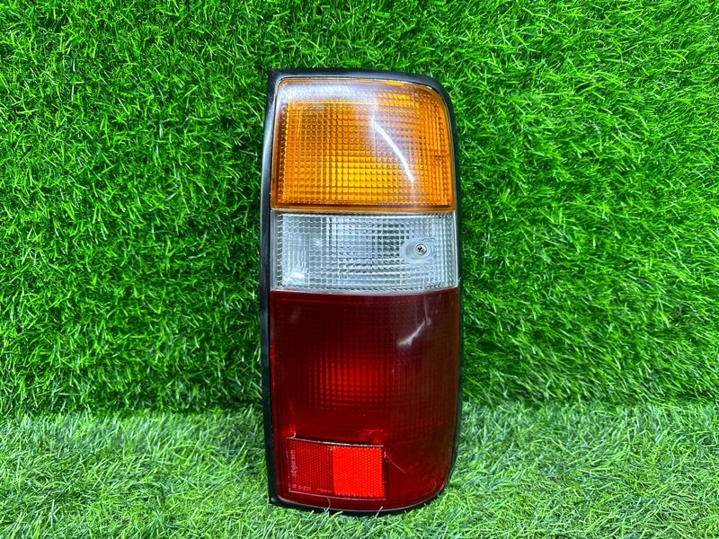 Стоп-сигнал TOYOTA LAND CRUISER HDJ81 задний правый (б/у)