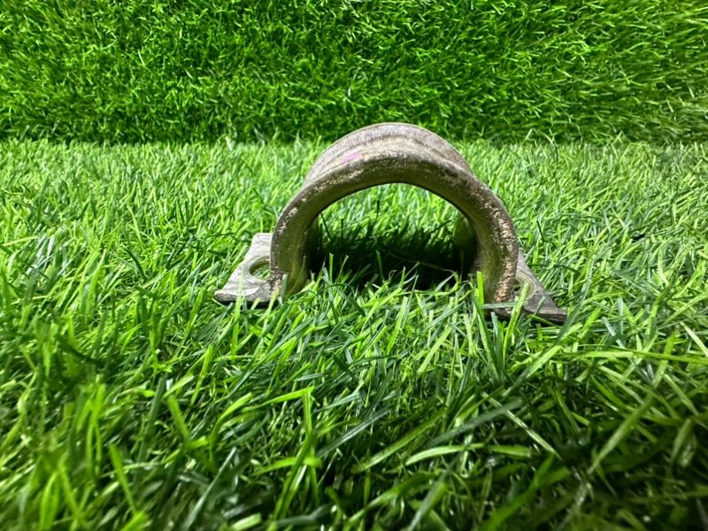 Крепление рулевой рейки TOYOTA CAMI J100E J102E J100G J102G 111G J111G J111G (б/у)