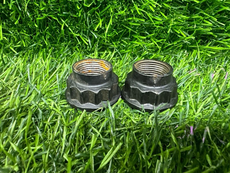 Гайка ступицы лево/право TOYOTA VELLFIRE ANH20 передняя (б/у)