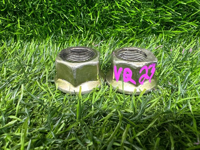 Гайка ступицы лево/право NISSAN TEANA J31 VQ23 передняя (б/у)