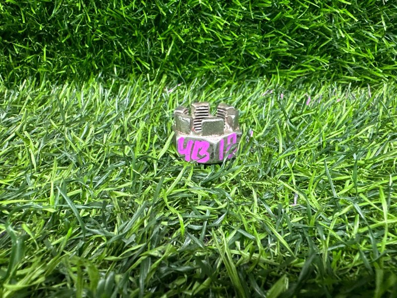 Гайка ступицы MITSUBISHI DELICA D:5 CV5W 4B12 передняя правая (б/у)