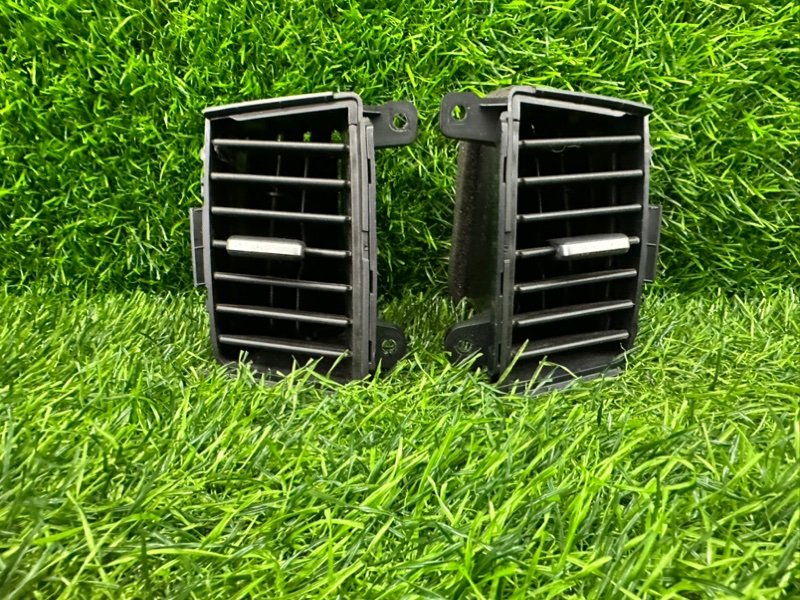 Дуйка центральная Honda FREED GB3 L15A 2012 передняя (б/у)