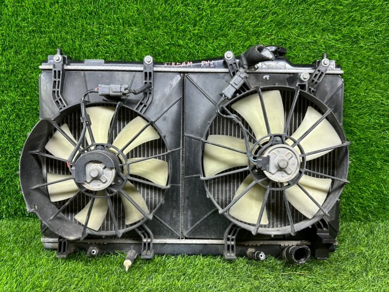 Радиатор Honda Stream RN1 (б/у)