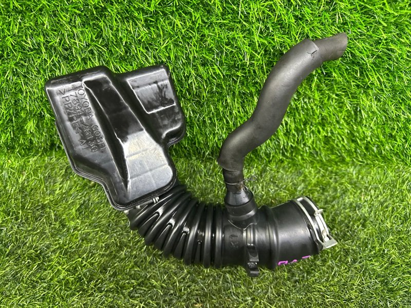 Патрубок воздушного фильтра TOYOTA BLADE AZE154 2AZFE (б/у)