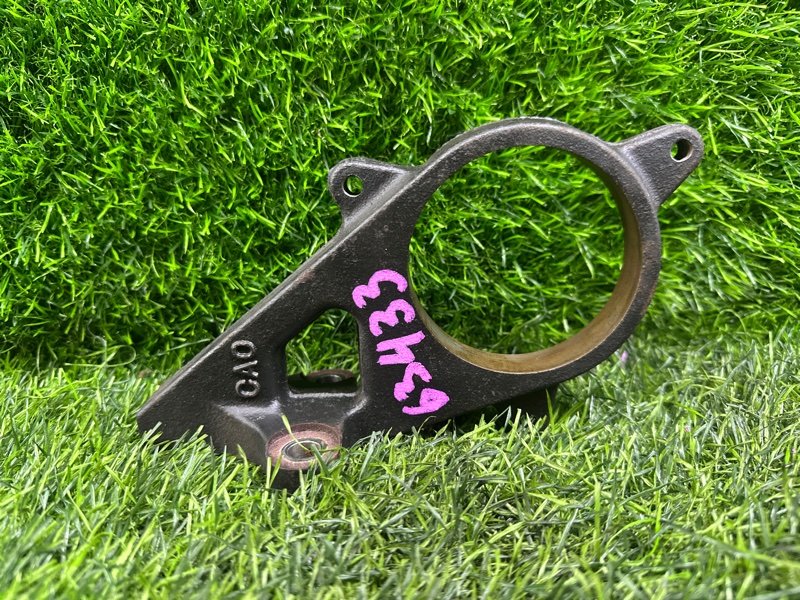 Кронштейн привода NISSAN TEANA J31 VQ23DE передний правый (б/у)