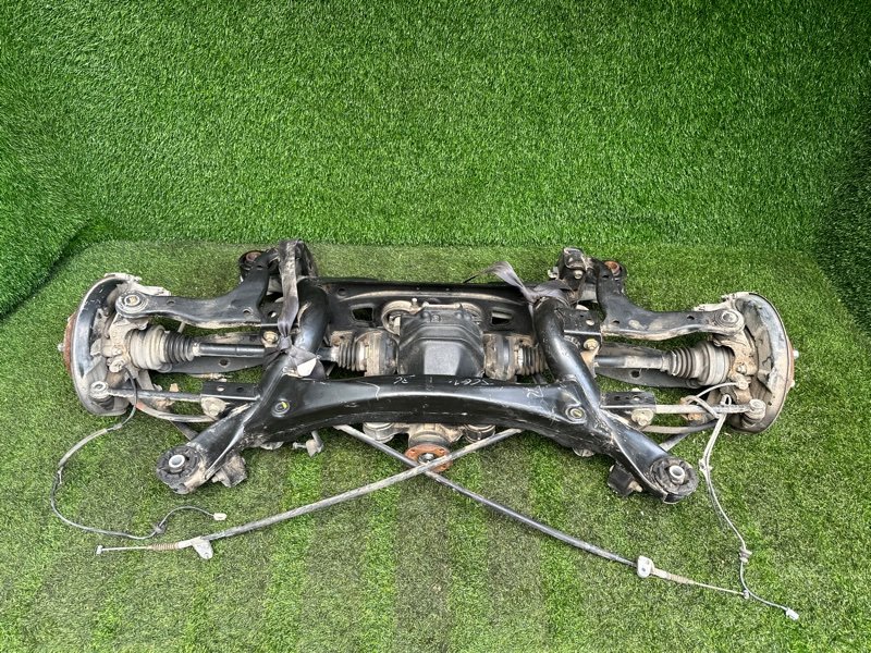 Балка подвески TOYOTA BREVIS JCG10 1JZGE задняя (б/у)