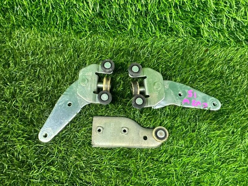 Ролик раздвижной двери Mitsubishi Delica D:5 CV5W (б/у)