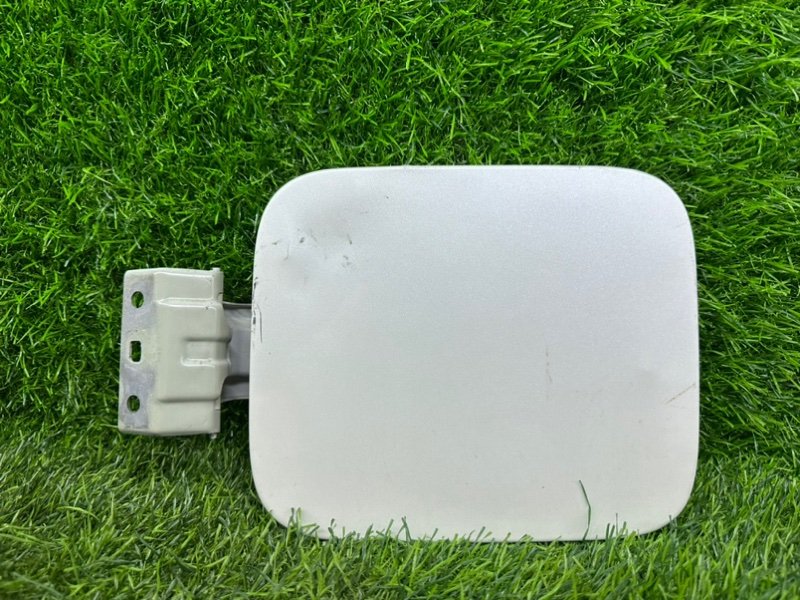 Лючок бензобака MITSUBISHI DELICA D:5 CV2W (б/у)