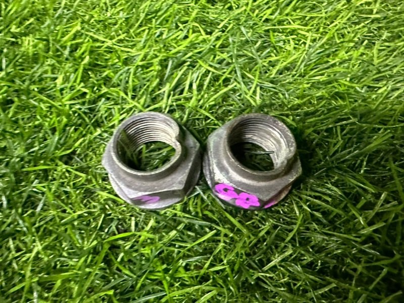 Гайка ступицы HONDA FREED GB3 передняя (б/у)