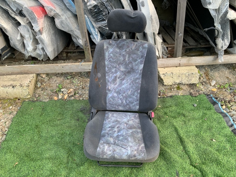 Сиденье TOYOTA SPRINTER CARIB AE115 переднее правое (б/у)