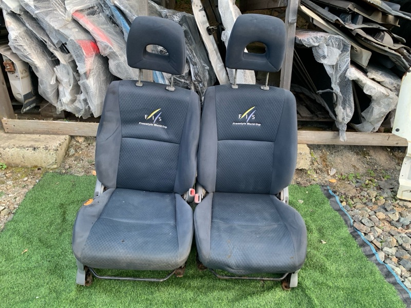 Сидения ПАРА лево/право SUZUKI ESCUDO TL52 передняя (б/у)