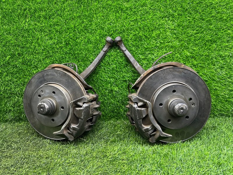 Ступицы ПАРА Лево/Право Mercedes-Benz C-Class W202 передние (б/у)