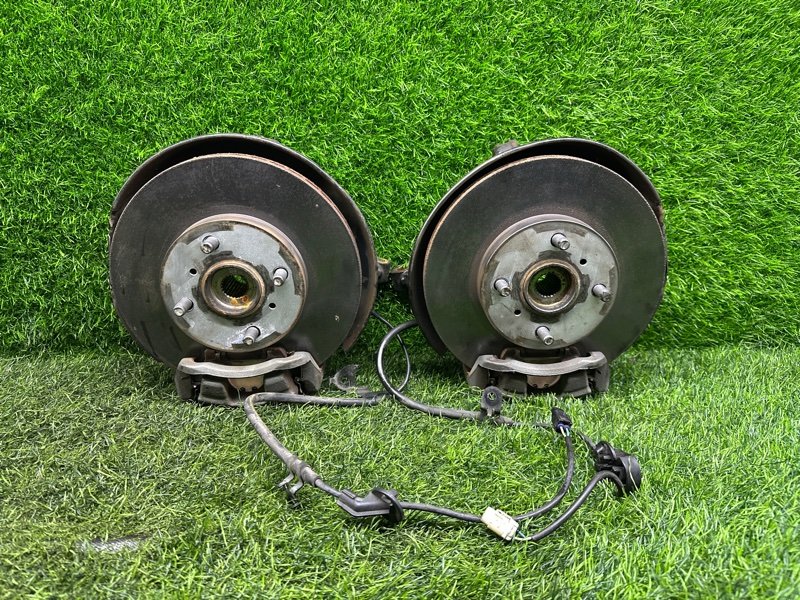 Ступицы ПАРА Лево/Право TOYOTA BB NCP30 передние (б/у)