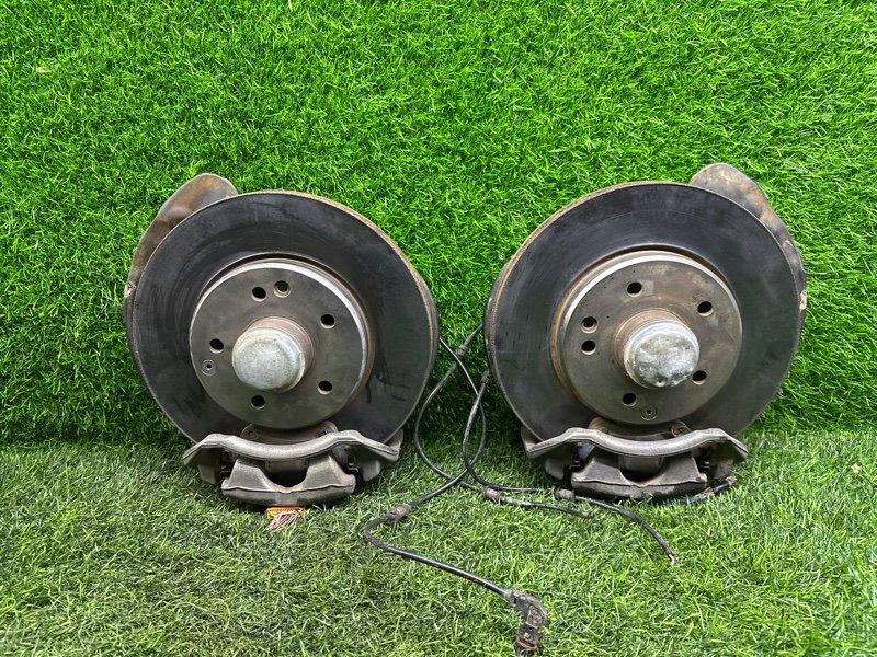 Ступицы ПАРА Лево/Право Mercedes-Benz C-Class W203 передние (б/у)