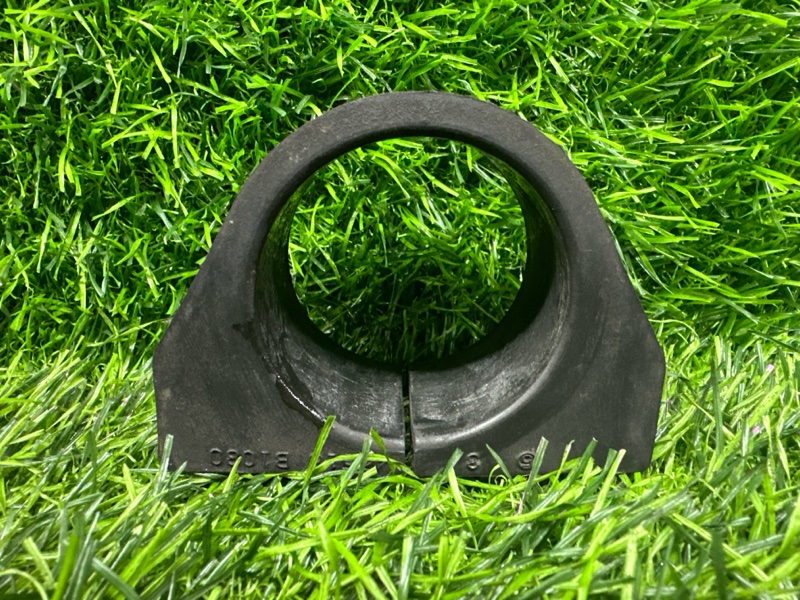 Втулка крепление рулевой рейки TOYOTA PASSO SETTE M512E 1KR (б/у)