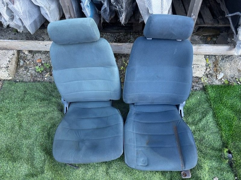 Сидения ПАРА лево/право Toyota LITE ACE TRUCK CM65 2C передняя (б/у)