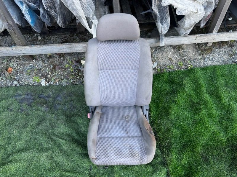 Сидение Nissan AD VY11 переднее левое (б/у)
