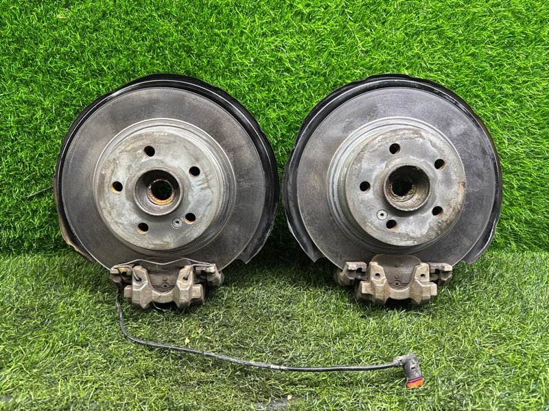 Ступицы ПАРА Лево/Право MERCEDES-BENZ C-KLASS W204 задние (б/у)