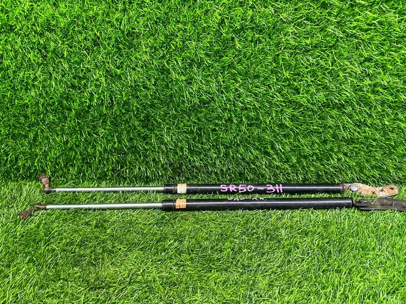 Амортизаторы багажника ПАРА Toyota Lite Ace Noah CR40 CR40G CR41 CR42 CR50 CR50G CR51 CR52 KR41 KR42 KR52 SR40 SR40G (б/у)