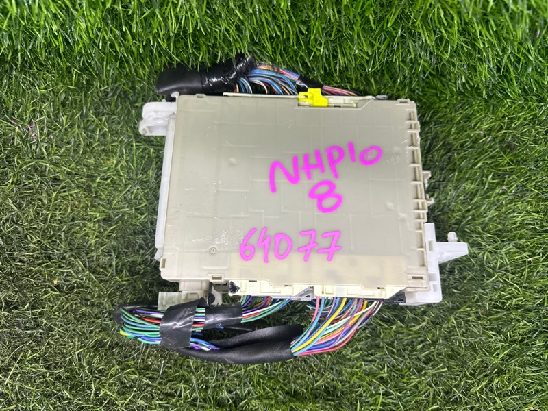 Блок предохранителей салона TOYOTA AQUA NHP10 1ZNFXE (б/у)