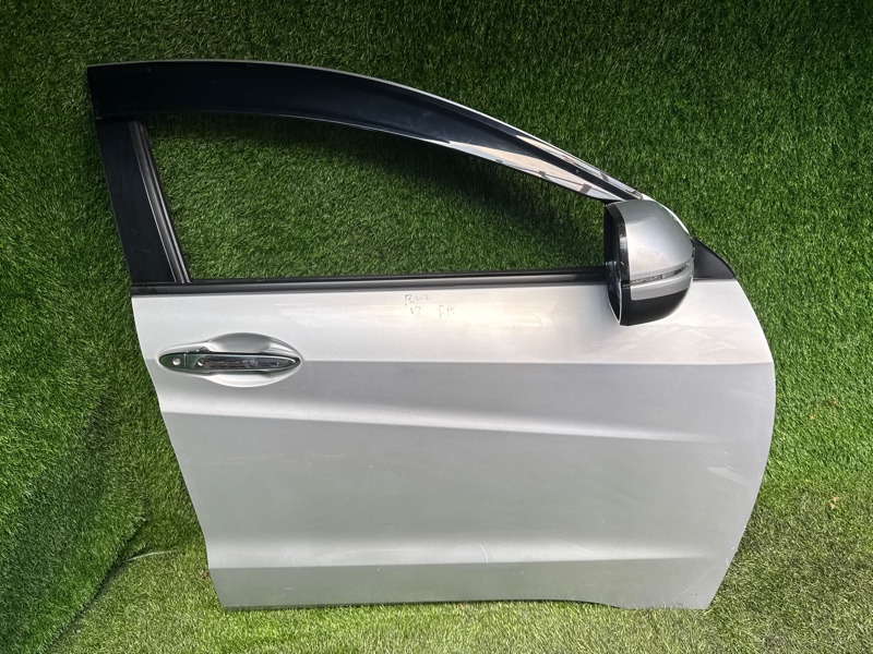 Дверь HONDA VEZEL RU2 L15B передняя правая (б/у)