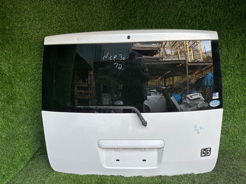 Дверь багажника Toyota BB NCP30 2NZFE 2004 задняя (б/у)