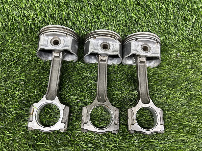 Поршни + шатуны КОМПЛЕКТ Nissan Note E12 HR12 (б/у)