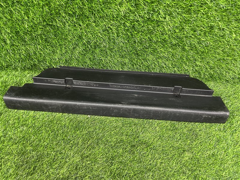 Порожек багажника Suzuki Escudo TD54W/TA74W задний (б/у)