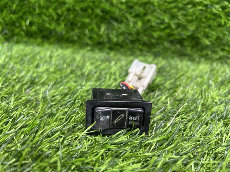 Кнопка режимов подвески TOYOTA LAND CRUISER HDJ81 (б/у)