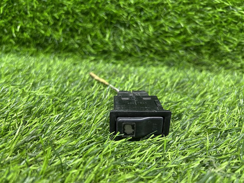 Кнопка туманки Toyota Grand Hiace KCH10 KCH10W KCH12 KCH16 KCH16W RCH11 VCH10 VCH10W VCH16 VCH16W VCH22 VCH28 1KZTE (б/у)