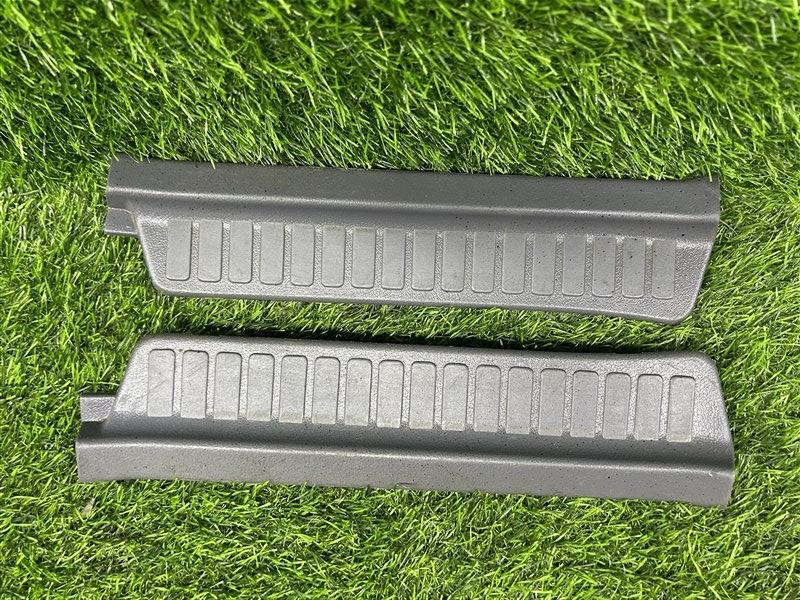 Порожек салона лево/право TOYOTA Land Cruiser HDJ81 1HDT задний (б/у)