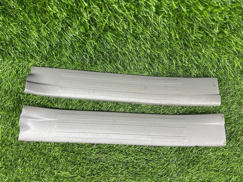 Порожек салона лево/право Toyota Land Cruiser Prado VZJ120 GRJ120 GRJ120W GRJ121 GRJ121W KDJ120 KDJ120W KDJ121 KDJ121W (б/у)