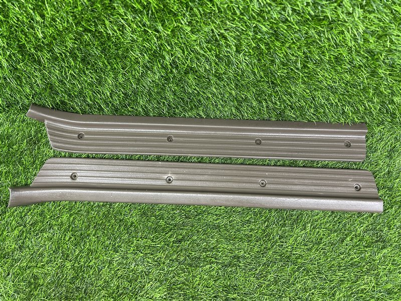 Порожек салона лево/право Toyota Land Cruiser Prado KZJ90 1KZTE передний (б/у)