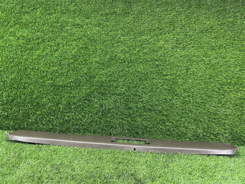 Обшивка двери багажника Toyota Land Cruiser FJ80 HDJ81 FZJ80 1HDT задняя (б/у)