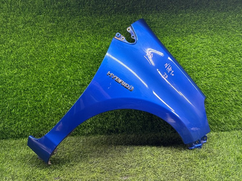 Крыло Toyota Aqua NHP10 1NZ-FXE переднее правое (б/у)