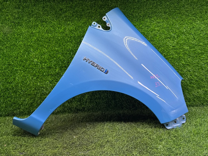 Крыло Toyota Aqua NHP10 1NZ-FXE переднее правое (б/у)