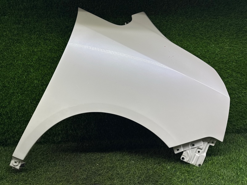 Крыло Toyota Voxy ZRR70 переднее правое (б/у)