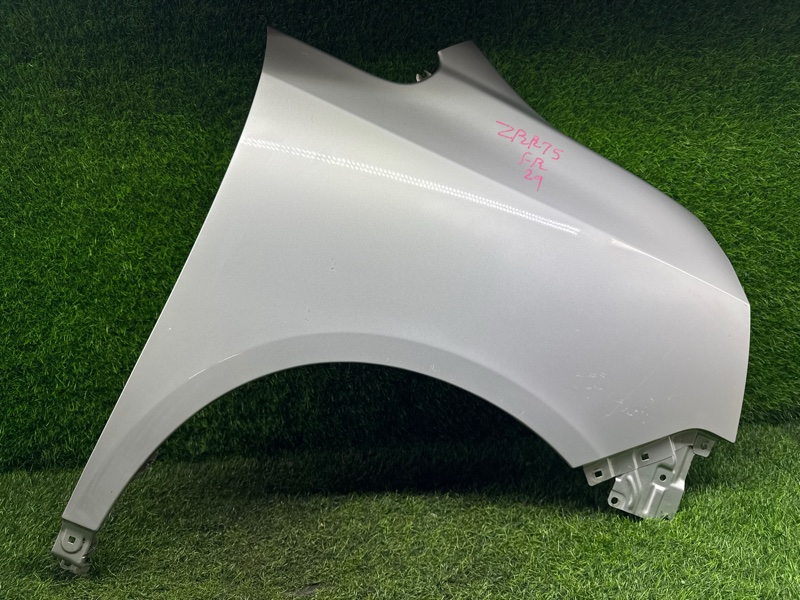 Крыло Toyota Voxy ZRR75 переднее правое (б/у)