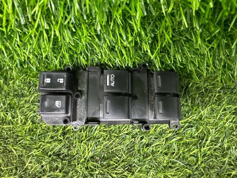 Пианино Honda Vezel RU2 L15B 2013 переднее правое (б/у)