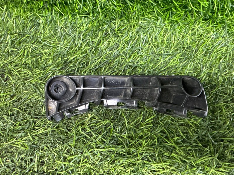 Крепление бампера Lexus LS460 USF40 переднее правое (б/у)