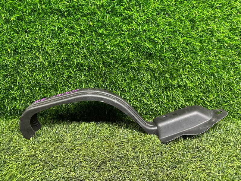 Обшивка багажника TOYOTA PROGRES JCG10 задняя (б/у)