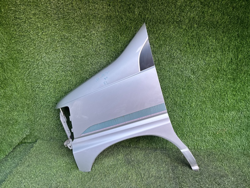 Крыло Nissan Elgrand ALWE50 VG33E 1998 переднее левое (б/у)