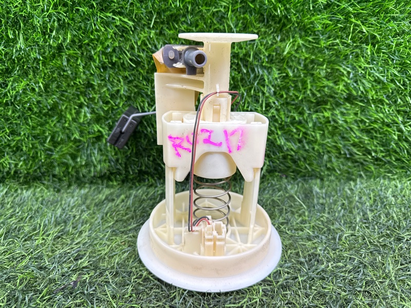 Датчик уровня топлива Honda Vezel RU2 L15B 2013 (б/у)