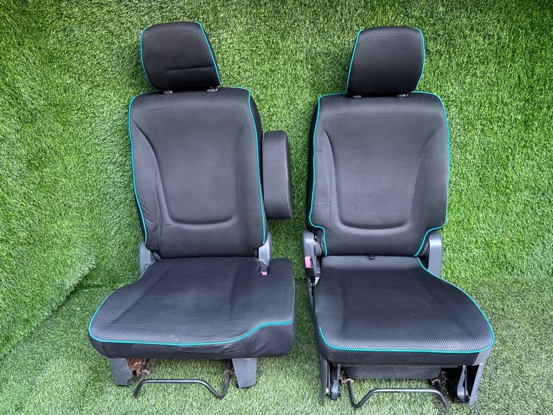 Сидения ПАРА лево/право Suzuki Hustler MR31S передняя (б/у)