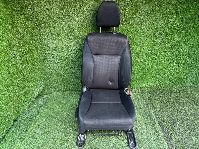 Сидение Honda Fit GP5 переднее правое (б/у)