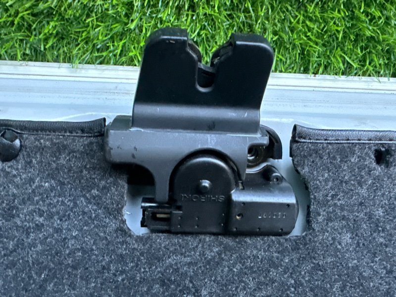 Замок багажника TOYOTA PREMIO ZZT245 1AZFSE задний (б/у)