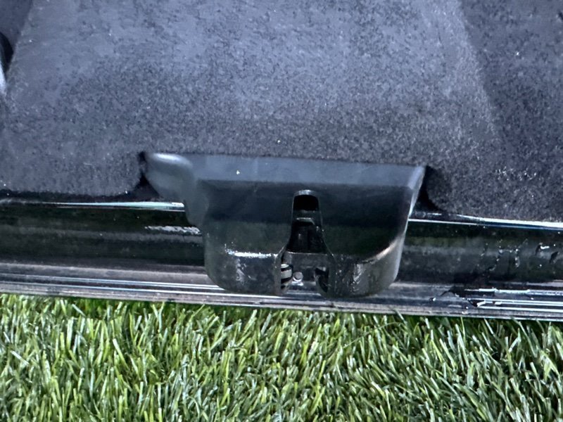 Замок багажника Lexus LS460 USF40 1URFSE задний (б/у)