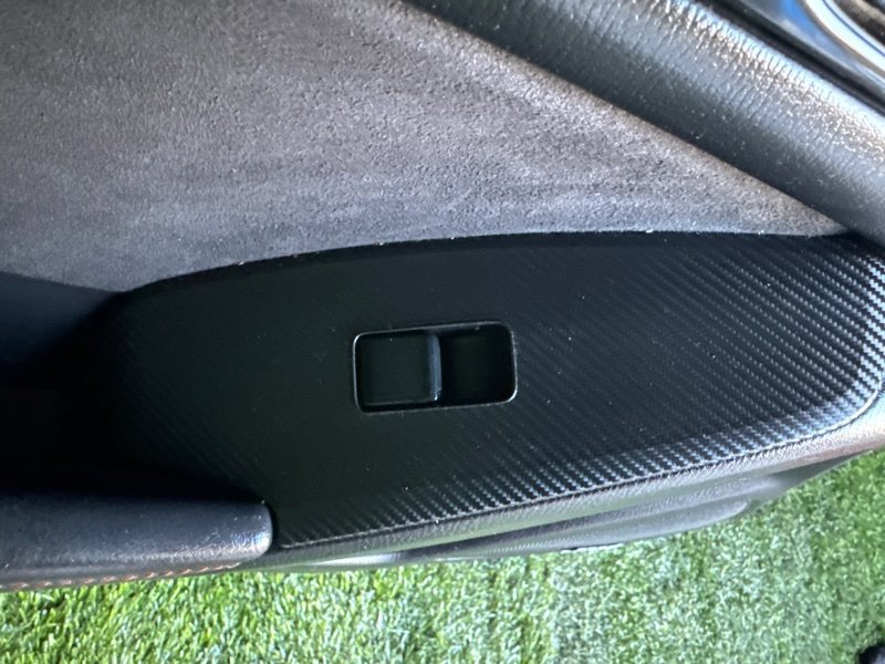 Кнопка стеклоподъемника MAZDA AXELA BM2FS передняя левая (б/у)