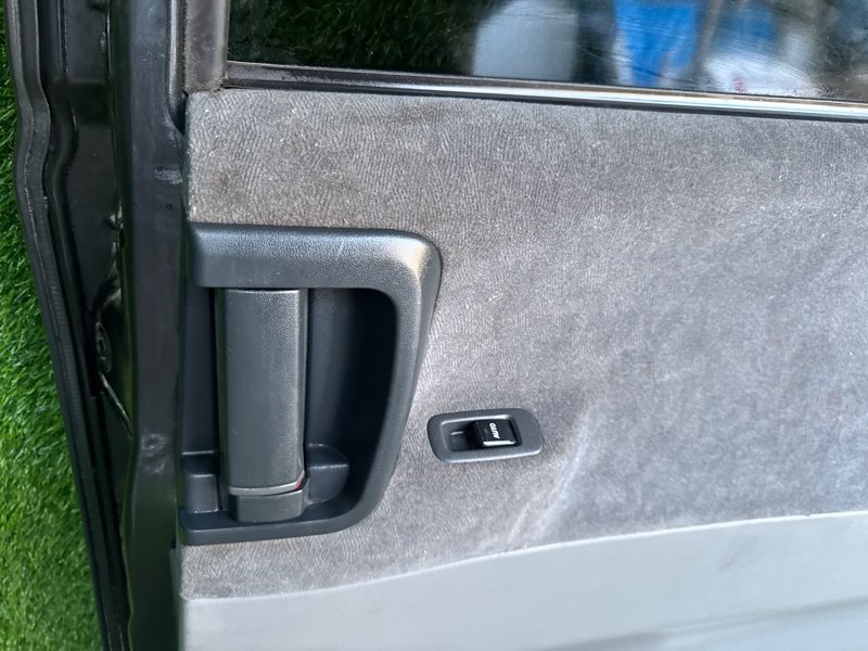 Ручка двери внутренняя TOYOTA VOXY AZR60 1AZFSE задняя правая (б/у)