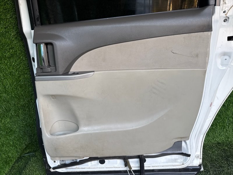 Обшивка двери TOYOTA ESTIMA ACR50 2AZFE задняя правая (б/у)